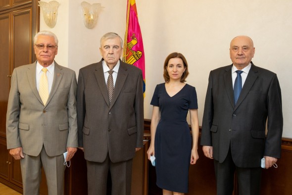 FOTO // Maia Sandu, la discuții cu foștii președinți ai țării. Dodon și Voronin n-au fost invitați